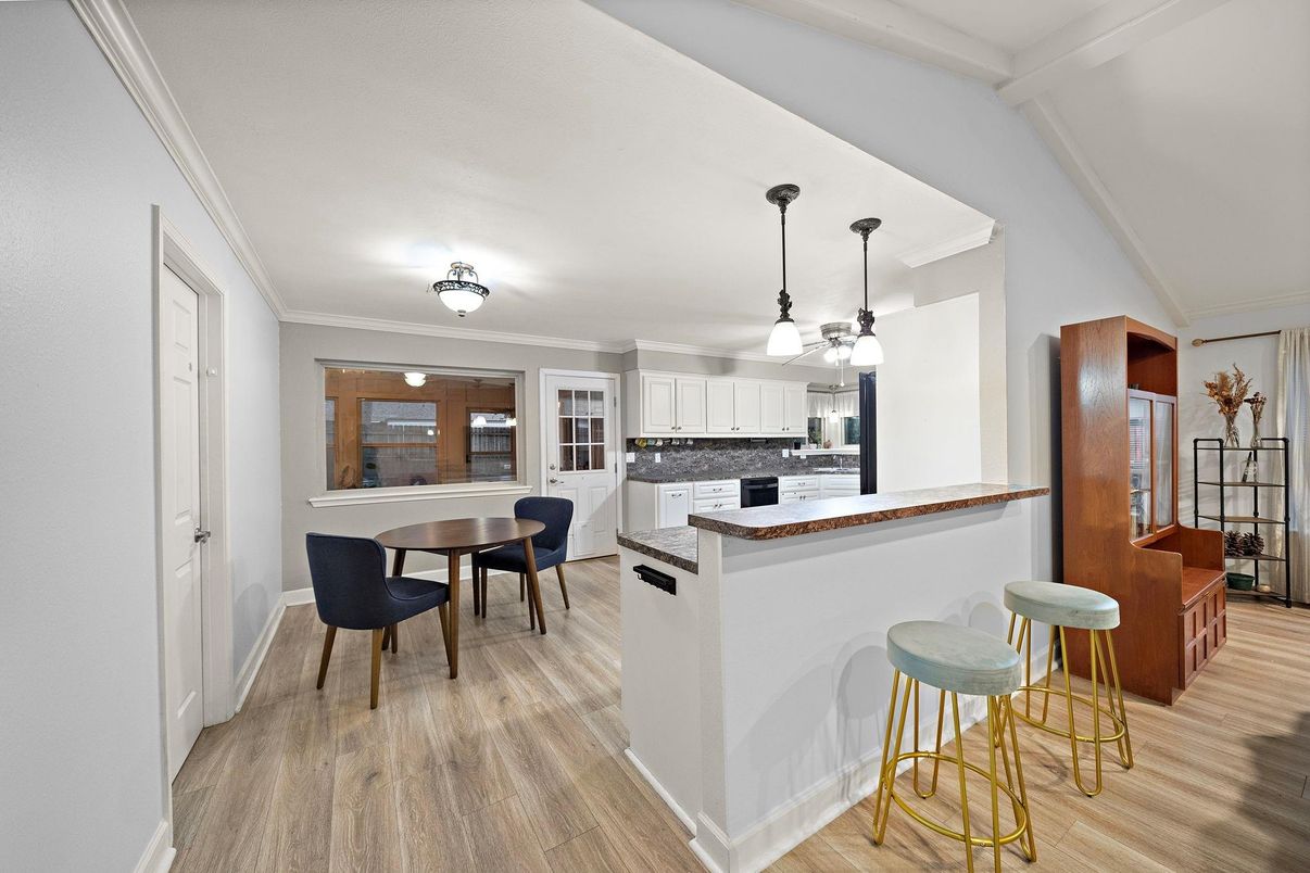 Dining room, Interior, Kitchen, Pendant Lights, Stainless Steel Appliances, Wood Texture Flooring