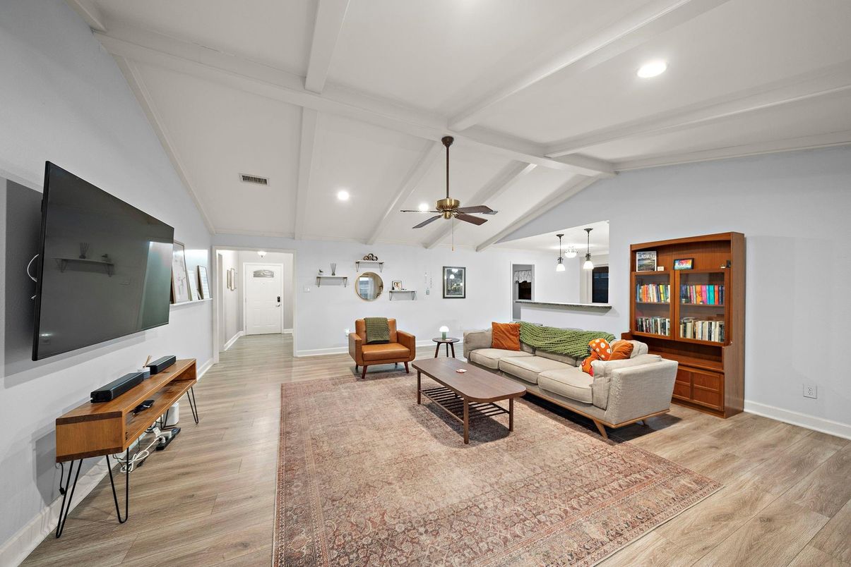 Interior, Living room, Recessed Lighting, Wood Texture Flooring