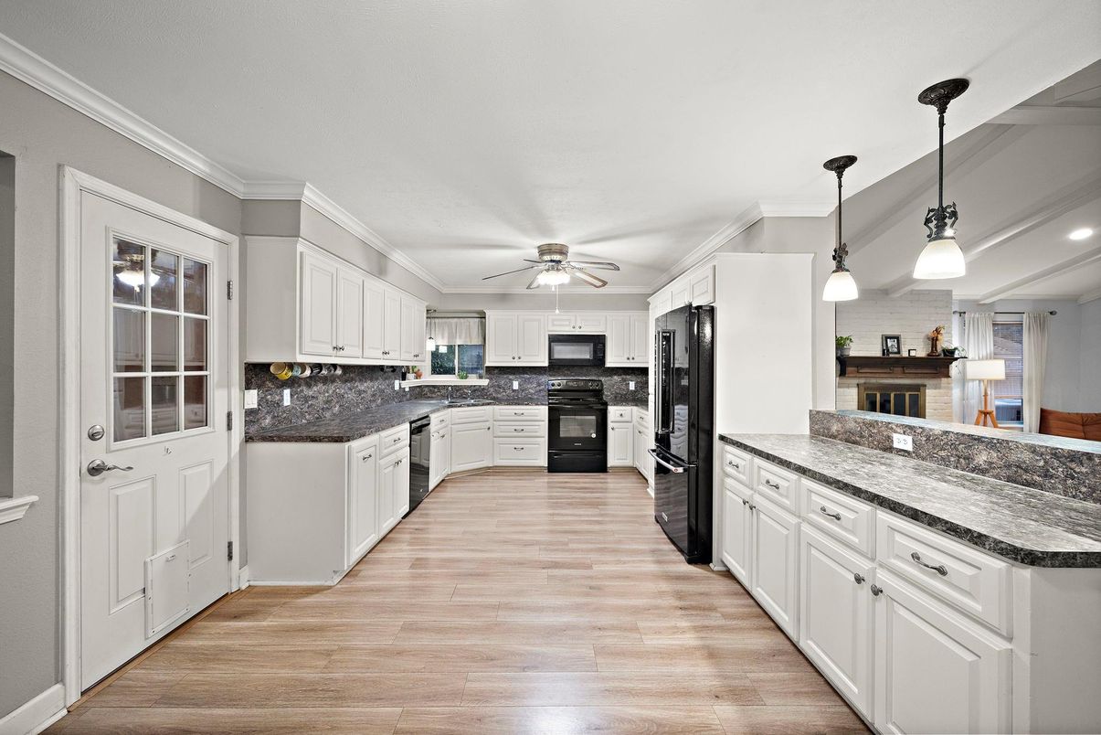 Interior, Kitchen, Pendant Lights, Recessed Lighting, Wood Texture Flooring