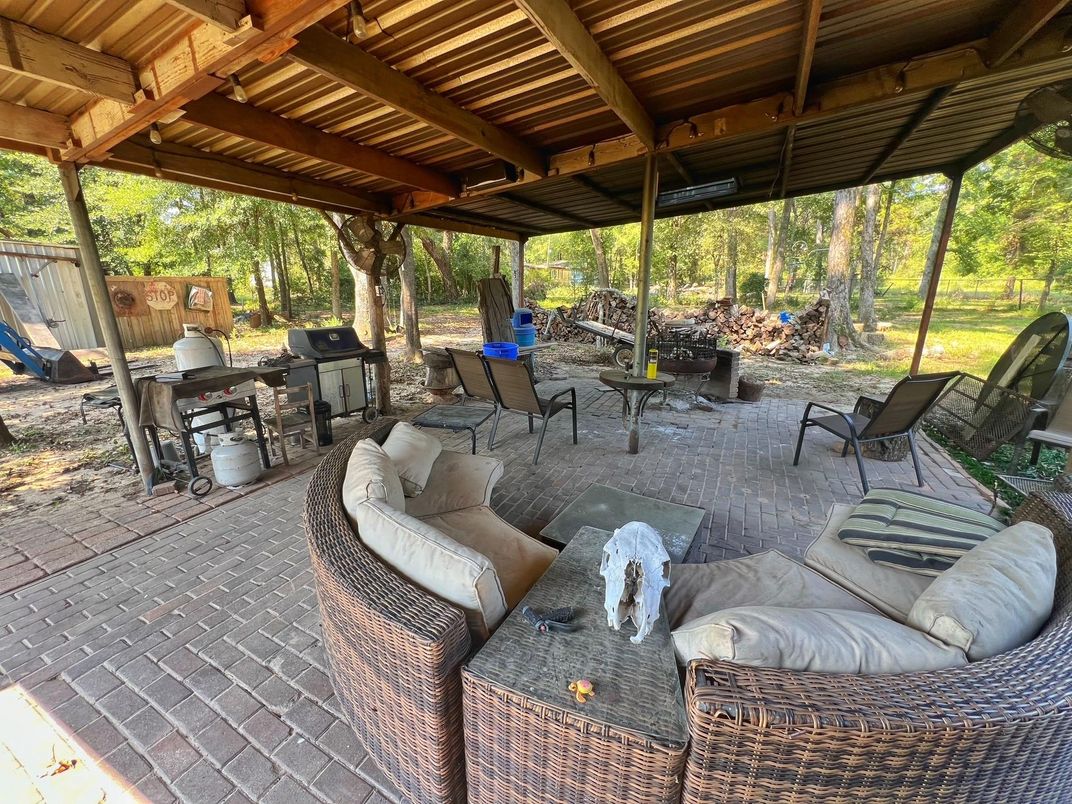 Exterior, Outdoor Kitchen