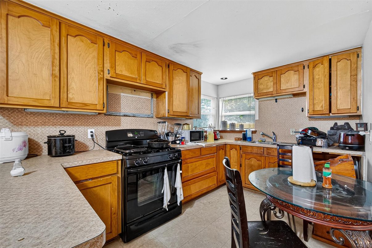 Dining room, Interior, Kitchen, Recessed Lighting