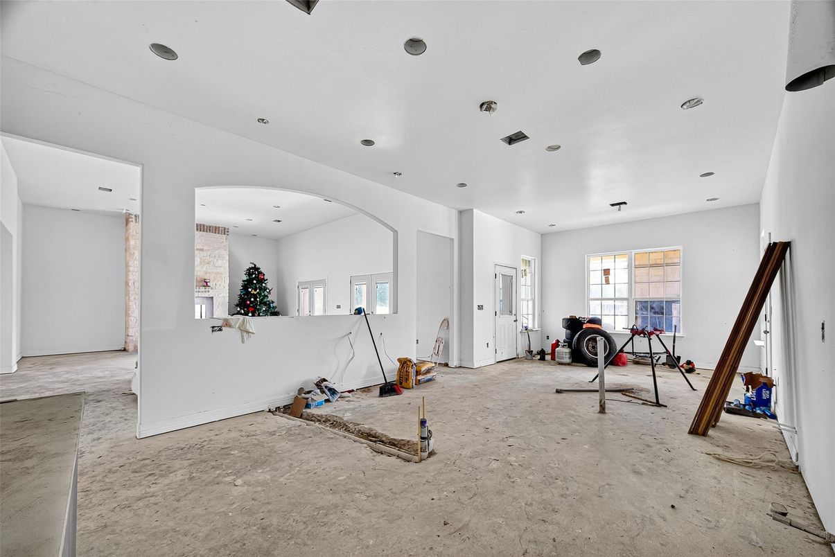 Fitness Equipment, Interior, Recessed Lighting