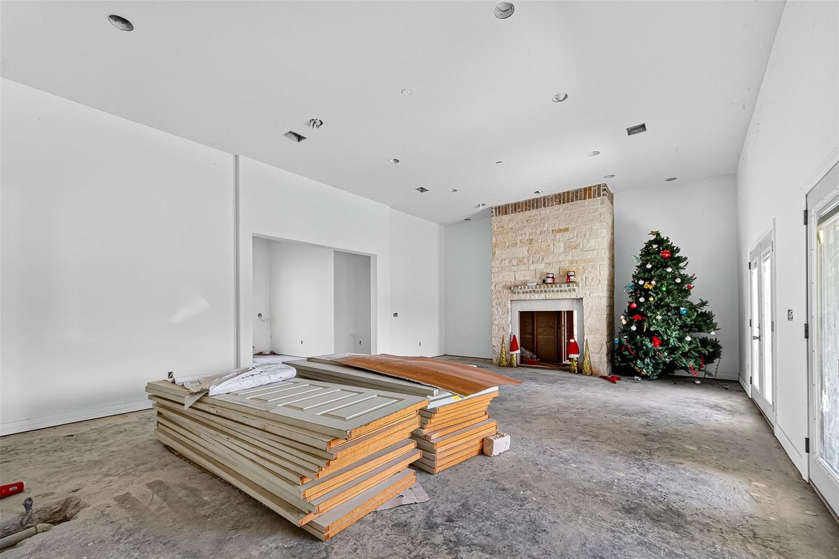 Fireplace, Interior, Recessed Lighting