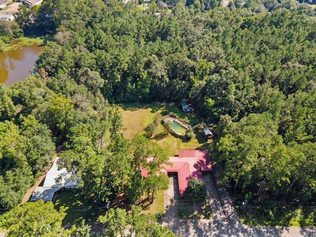 Exterior, Drone