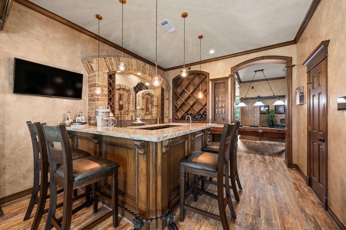 Interior, Pendant Lights, Recessed Lighting, Wood Texture Flooring