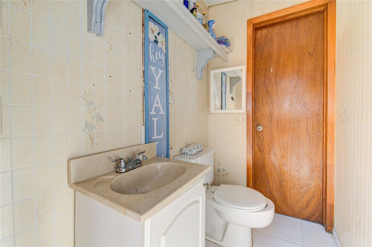 Bathroom, Interior