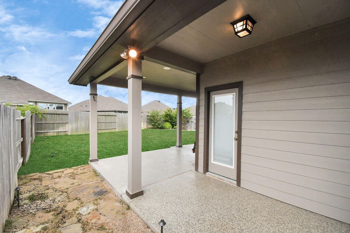 Backyard, Exterior