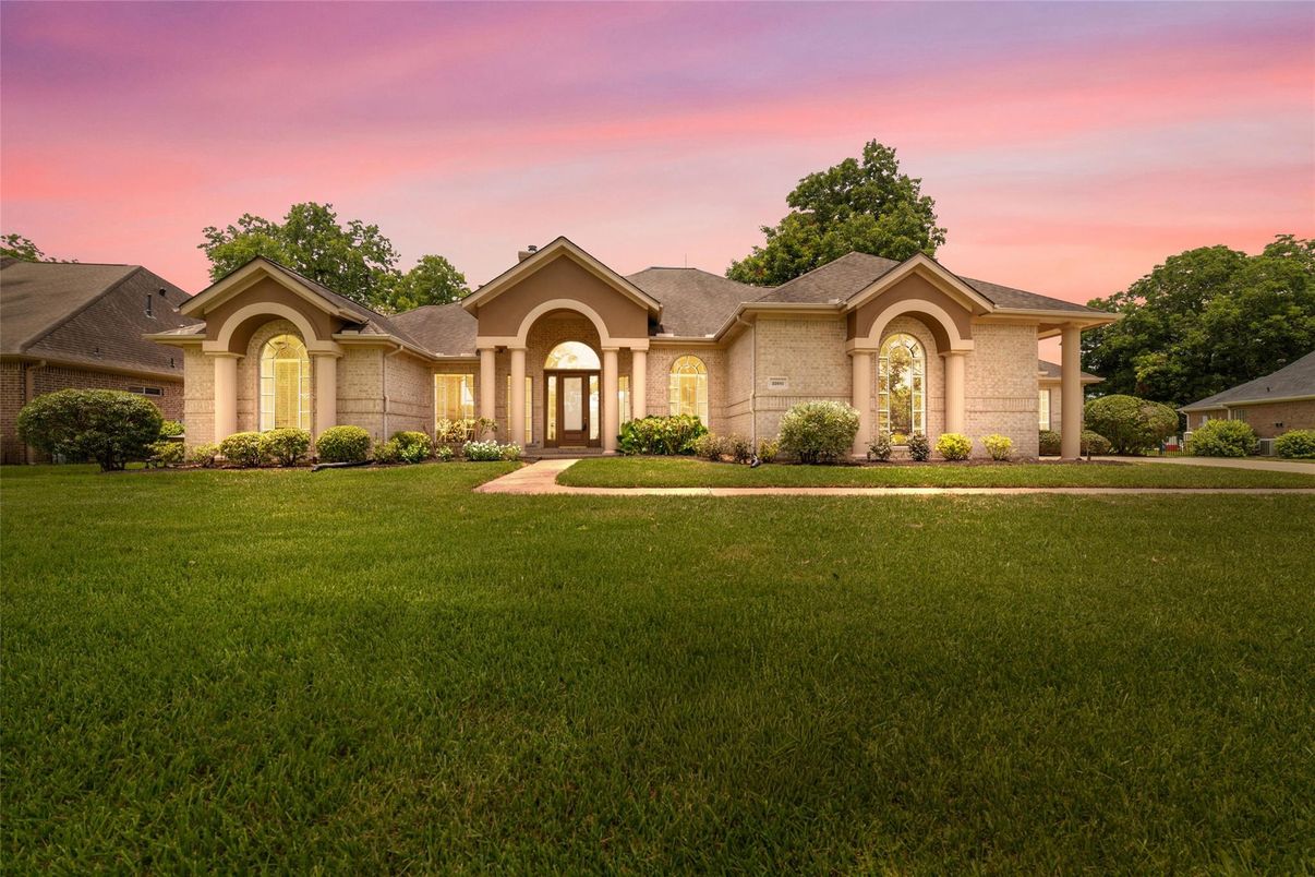 Backyard, Exterior, Facade, French Provincial