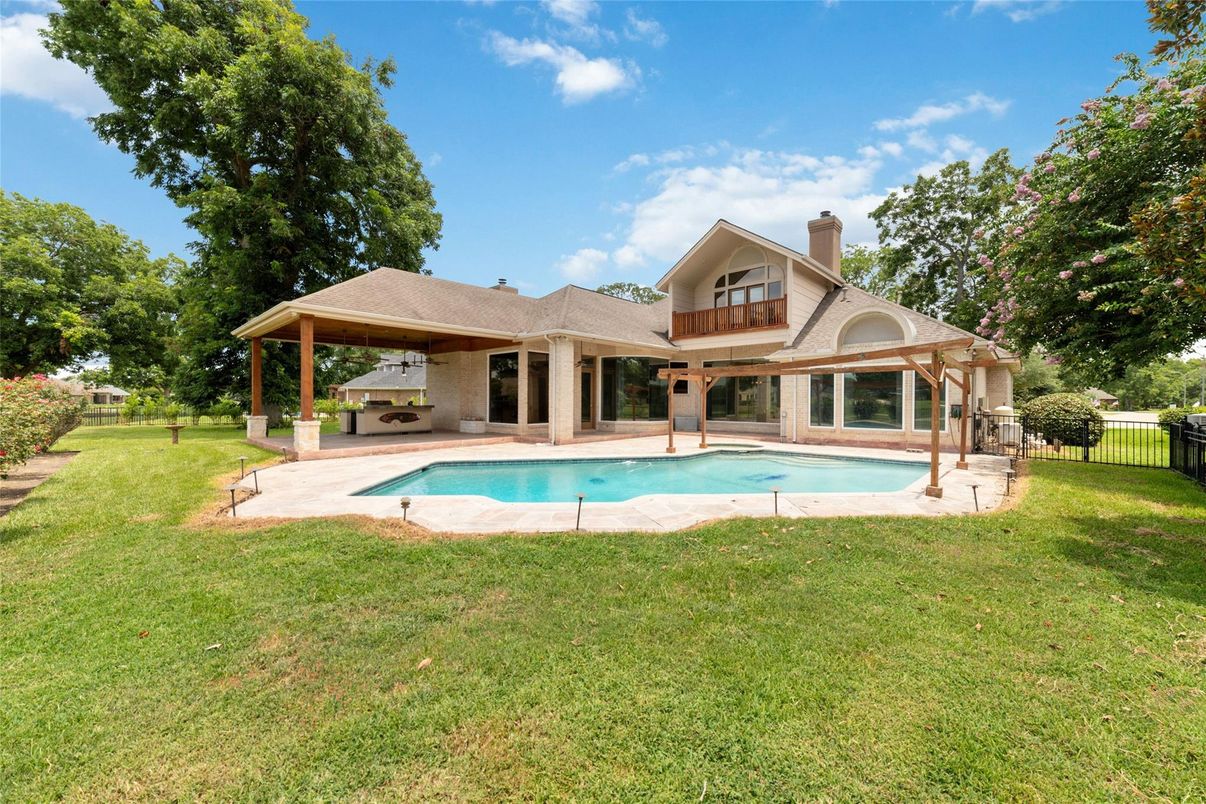 Backyard, Exterior, Pool