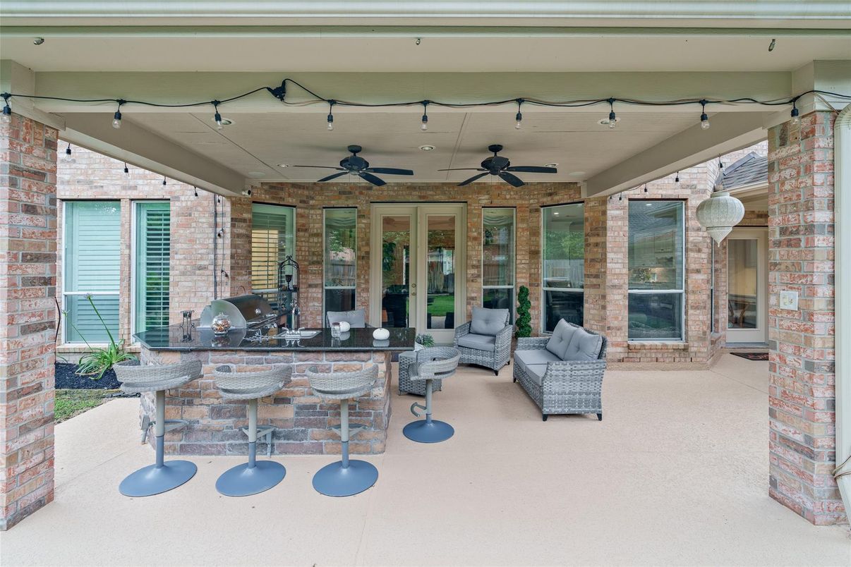 Exterior, Outdoor Kitchen