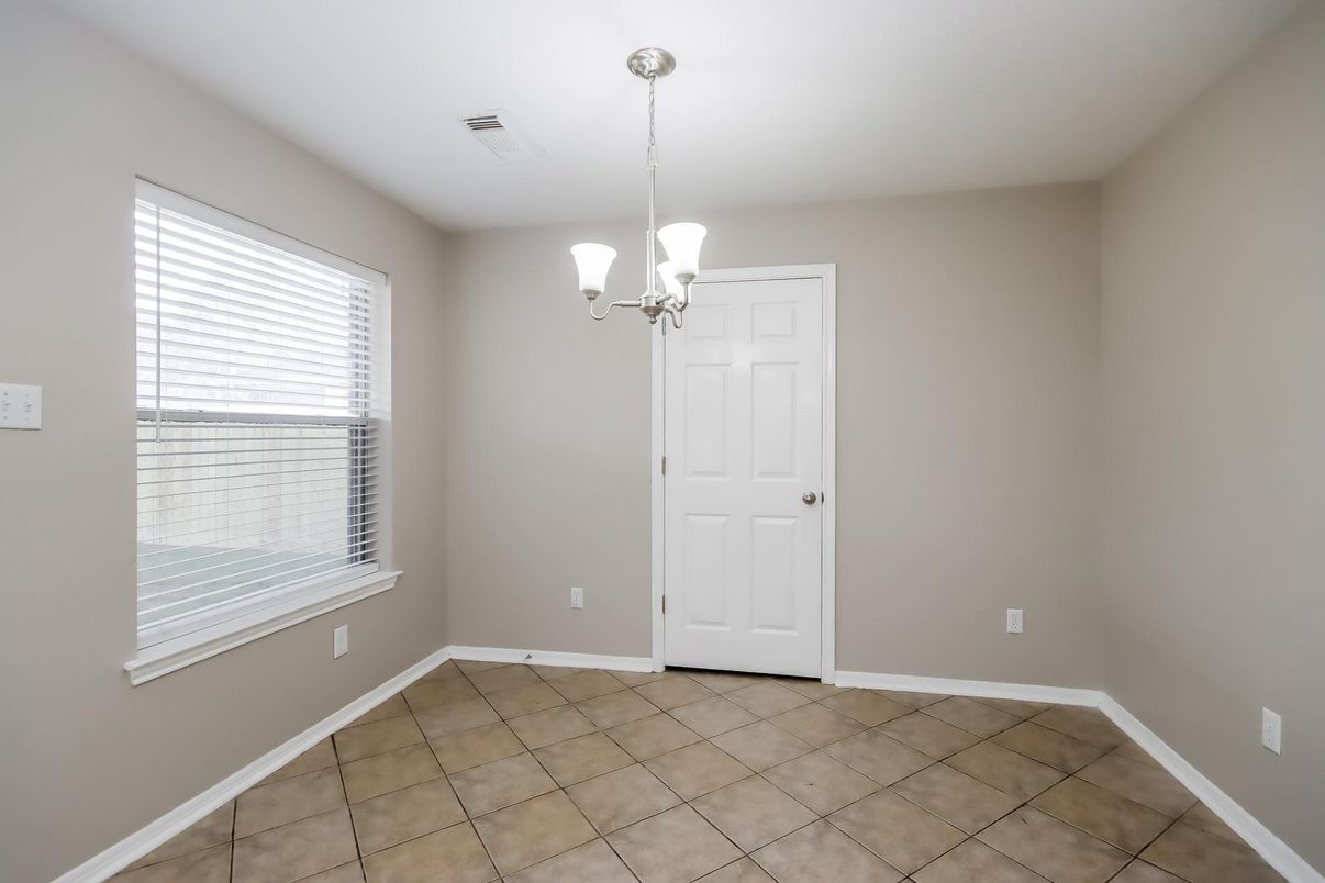 Empty room, Interior, Pendant Lights