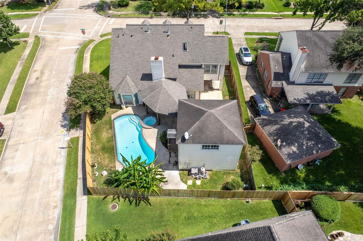Exterior, Drone