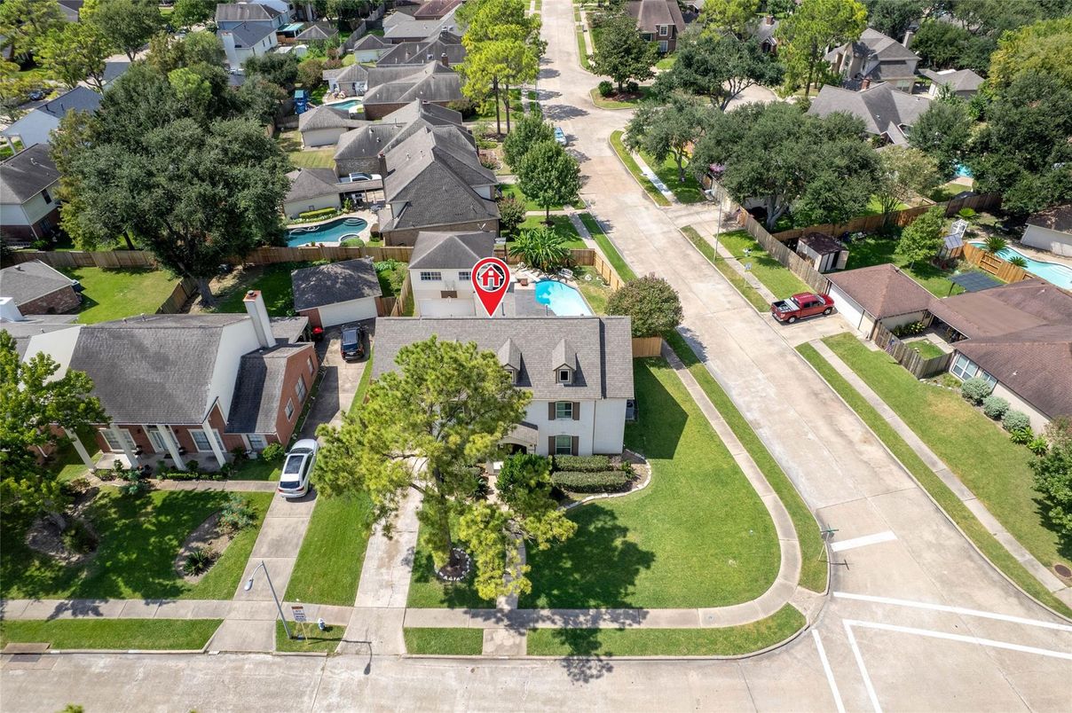 Exterior, Drone