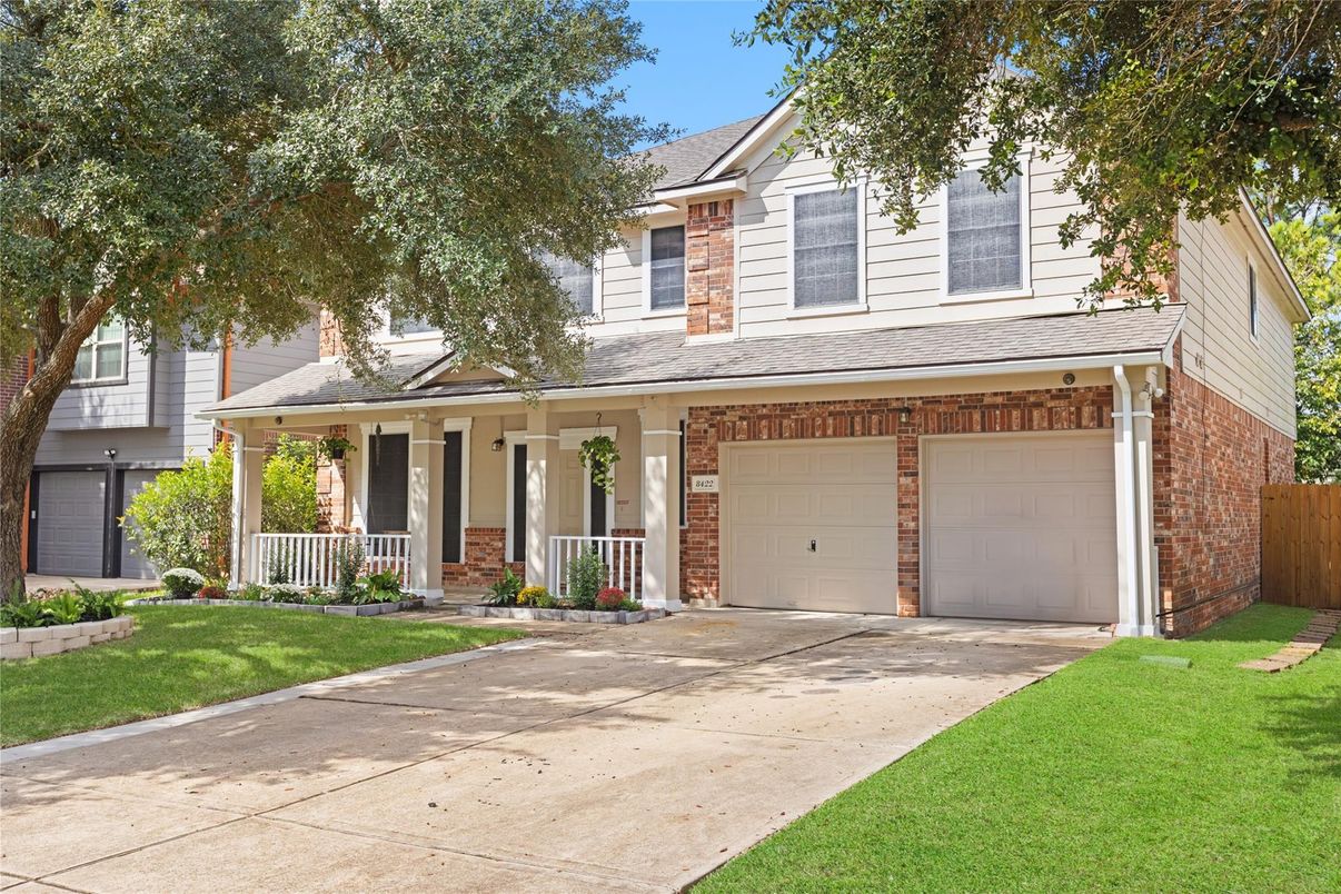 Attached, Exterior, Facade, Brick Facade, Ranch