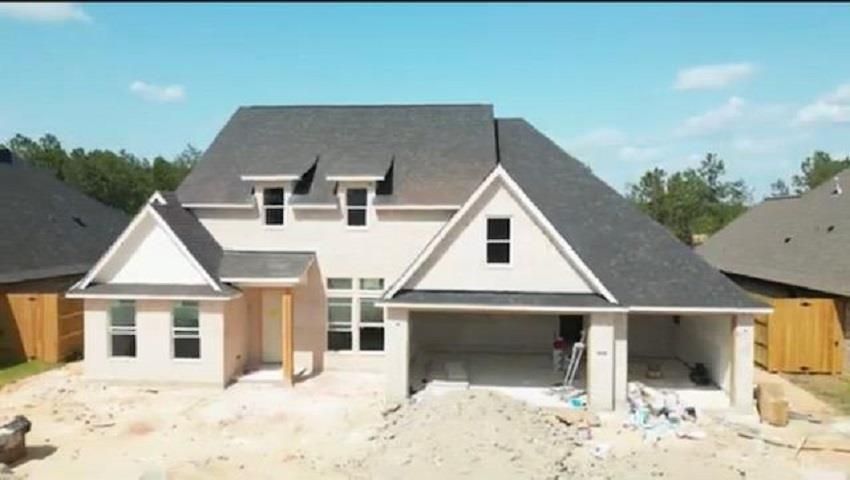 Exterior, Facade, Modern