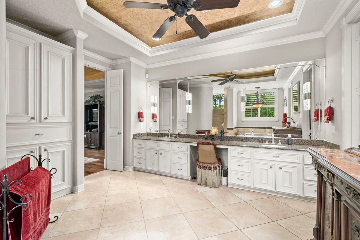 Bathroom, Interior, Recessed Lighting