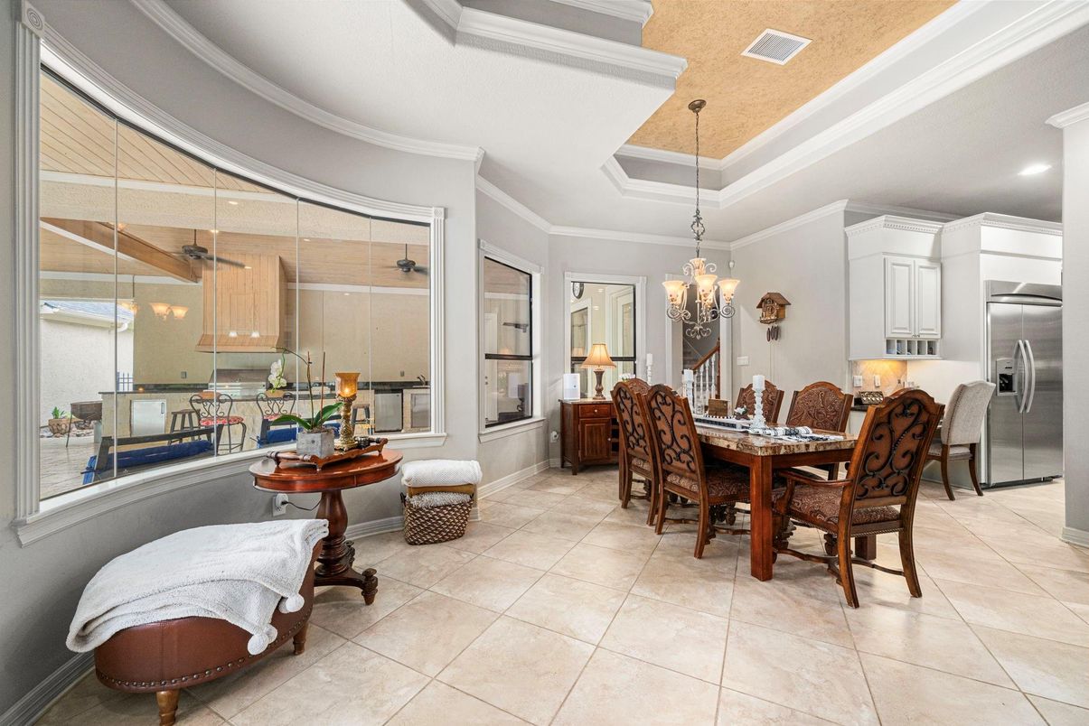Chandelier, Dining room, Interior, Kitchen, Recessed Lighting, Stainless Steel Appliances