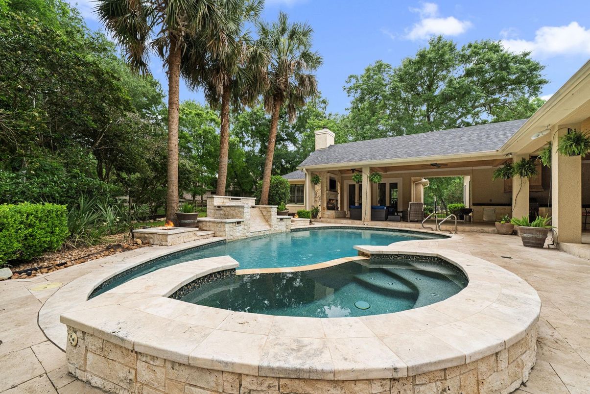 Exterior, Pool