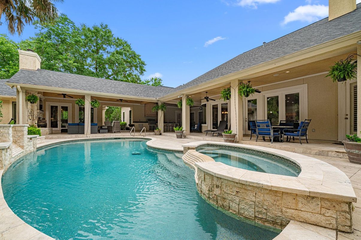 Exterior, Pool