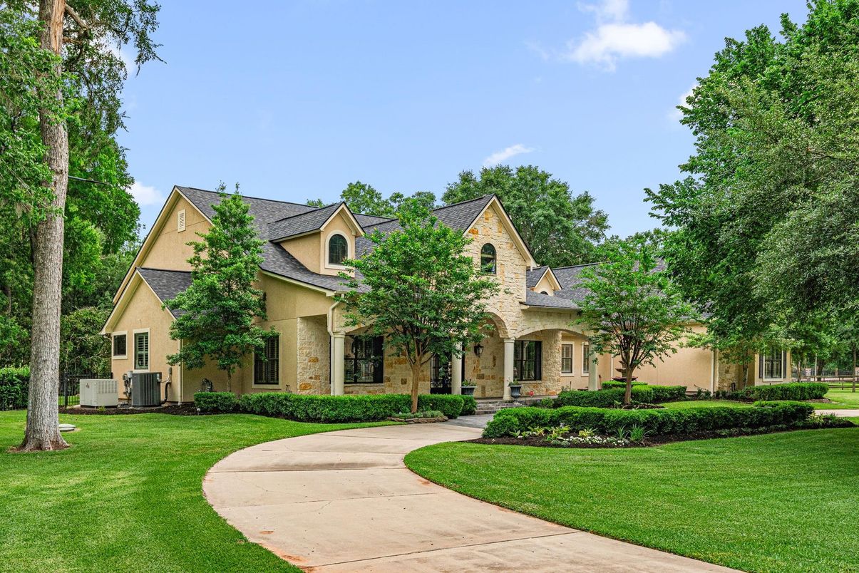 Backyard, Exterior, Facade, French Provincial