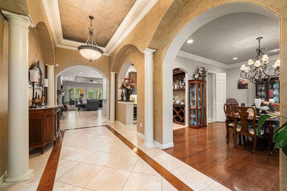Chandelier, Dining room, Interior, Pendant Lights, Recessed Lighting, Wood Texture Flooring