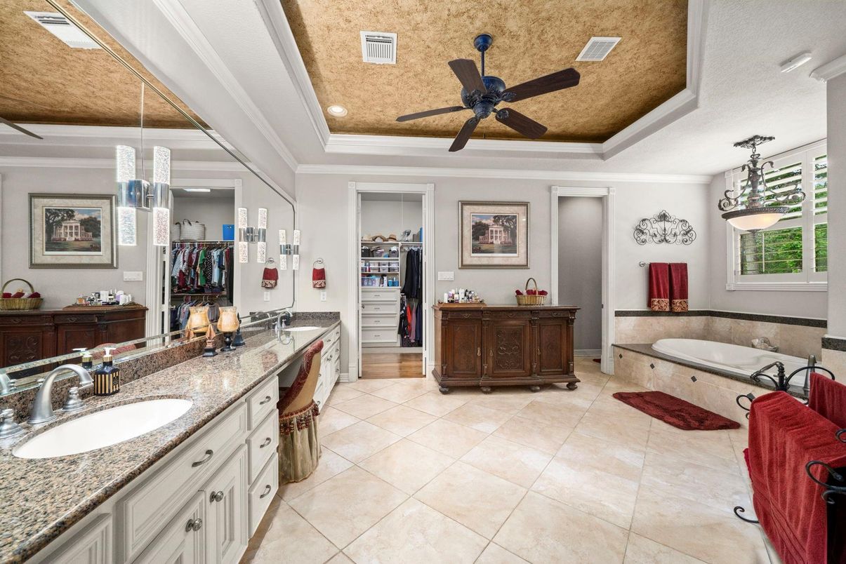 Bathroom, Dual Sink Vanities, Interior, Pendant Lights, Recessed Lighting