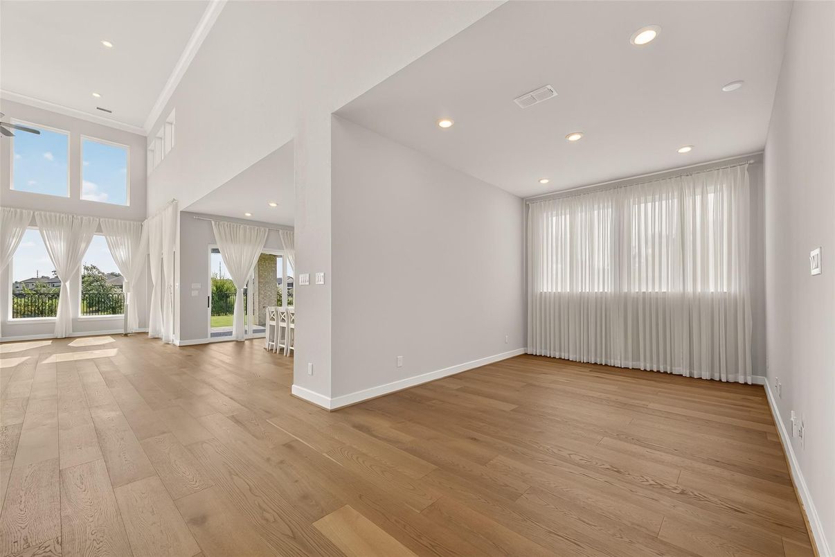 Empty room, Interior, Recessed Lighting, Wood Texture Flooring
