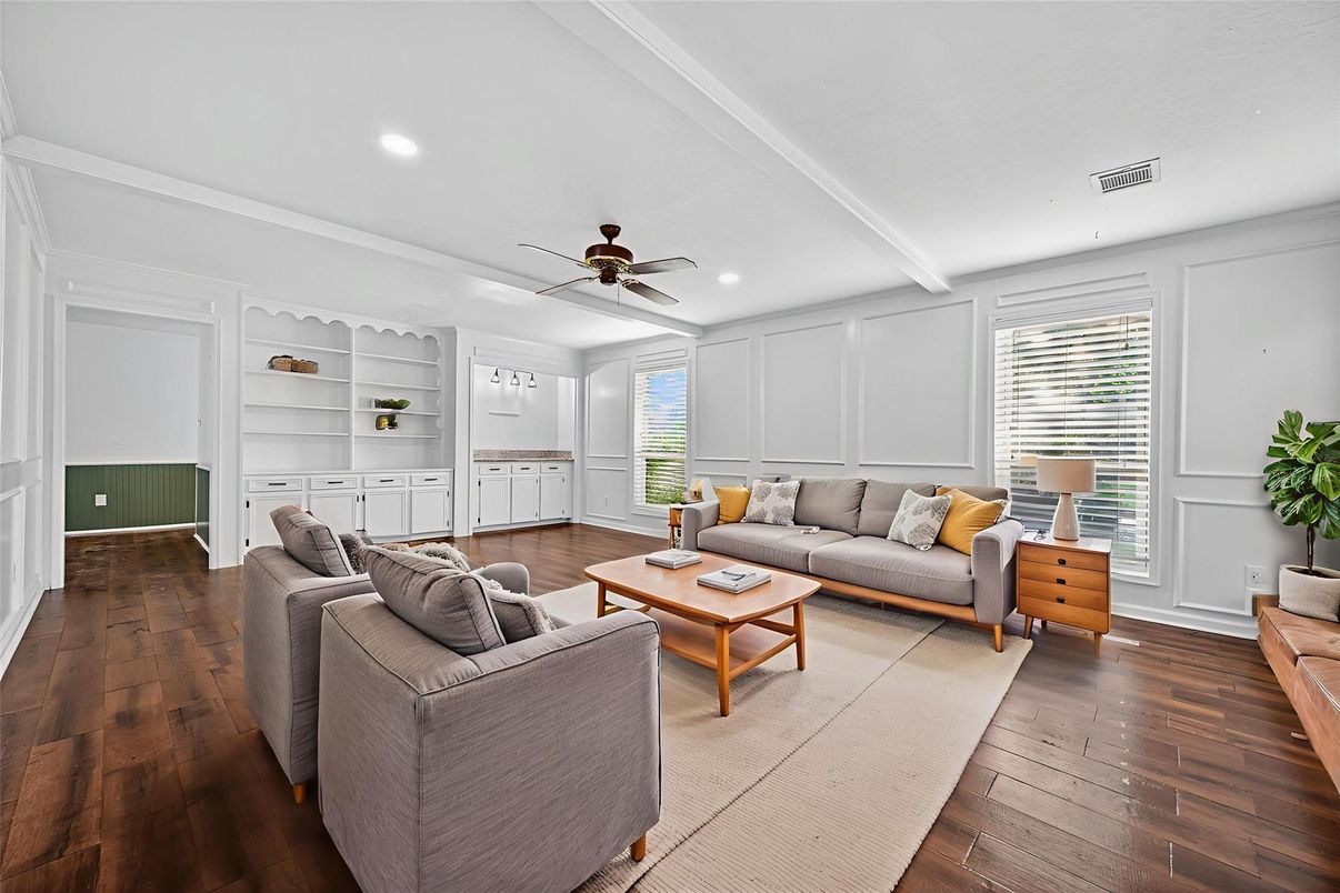 Interior, Living room, Recessed Lighting, Wood Texture Flooring