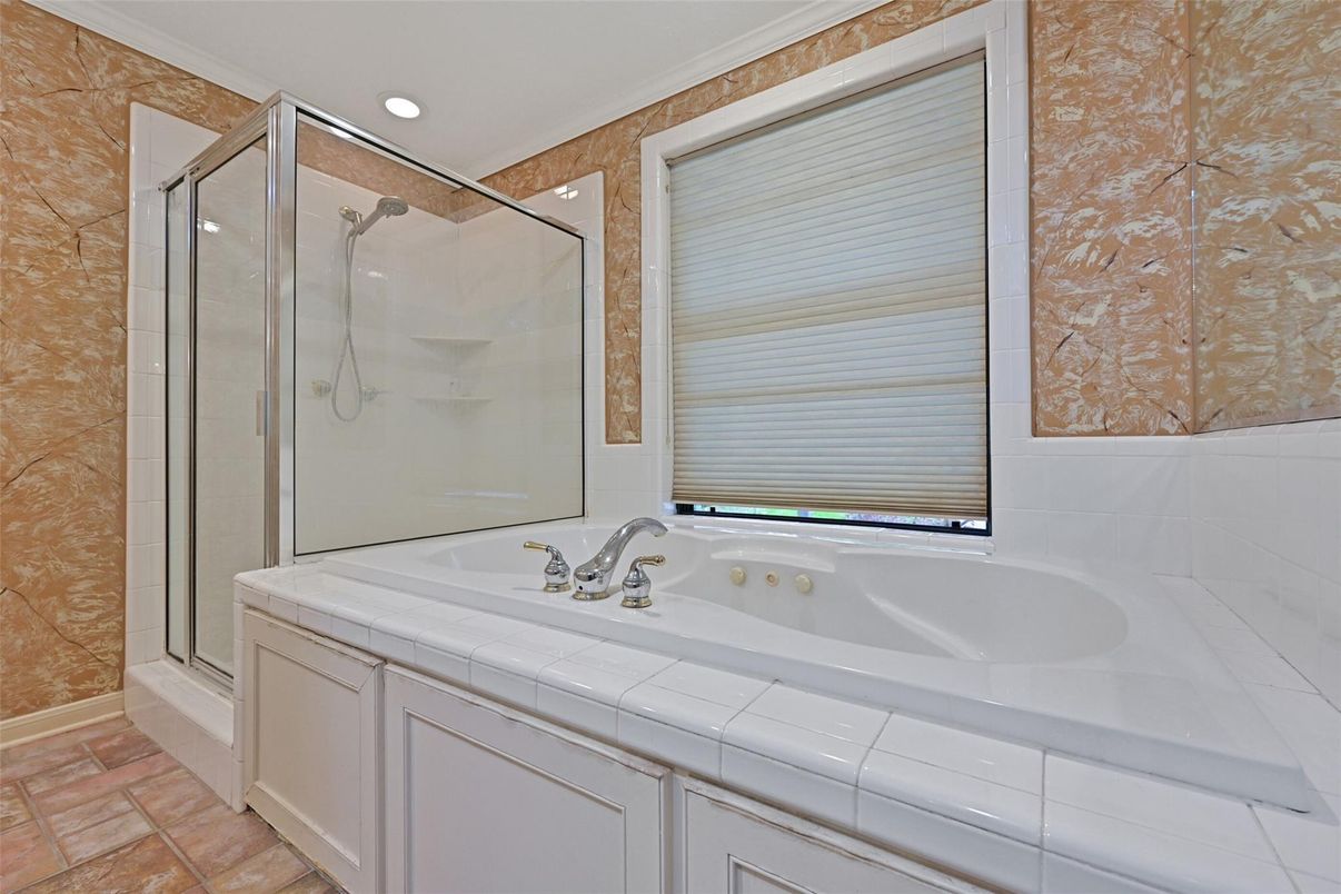 Bathroom, Glass Shower, Interior, Recessed Lighting, Tile Countertops