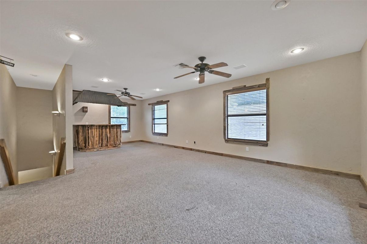 Empty room, Interior, Recessed Lighting
