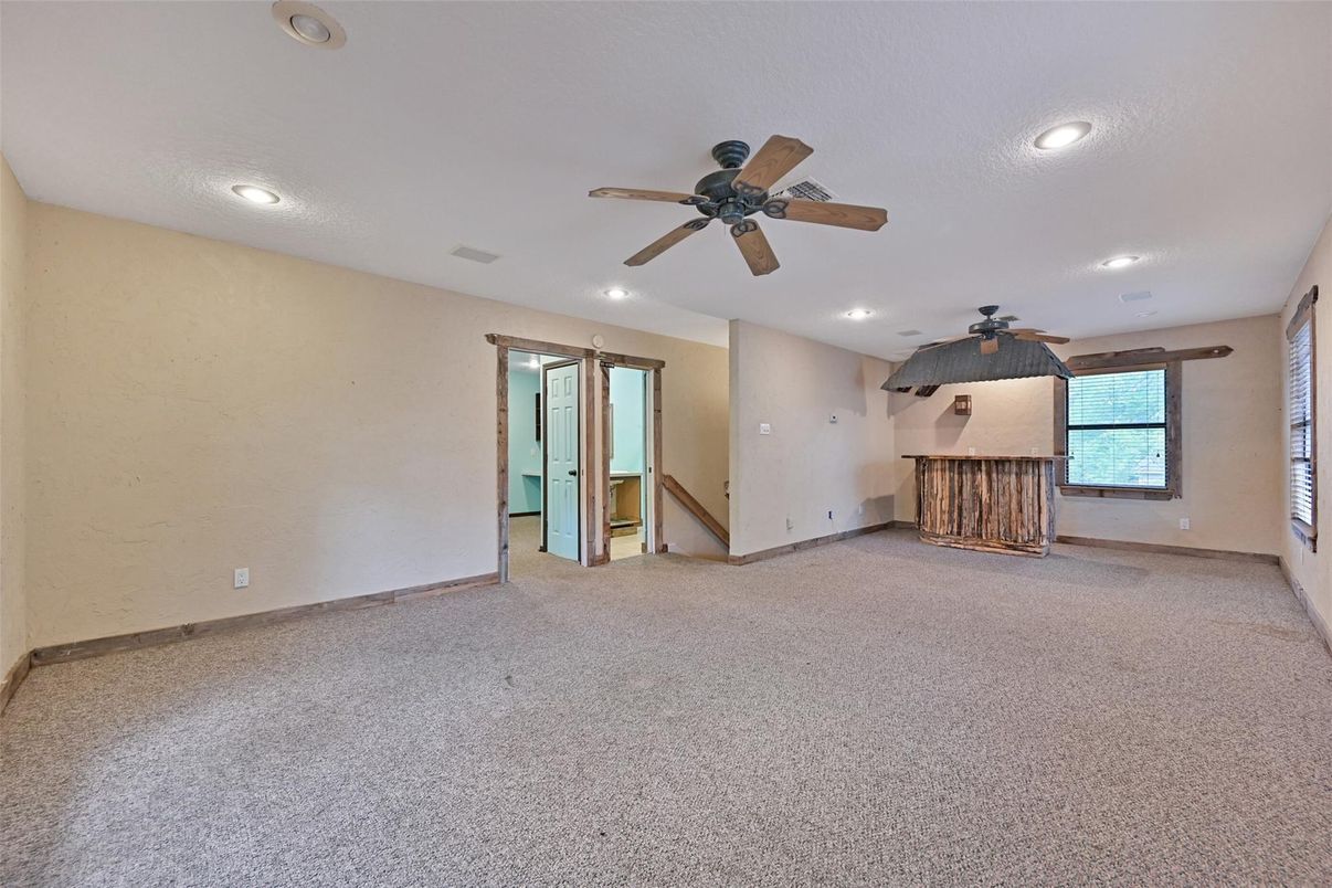 Empty room, Interior, Recessed Lighting