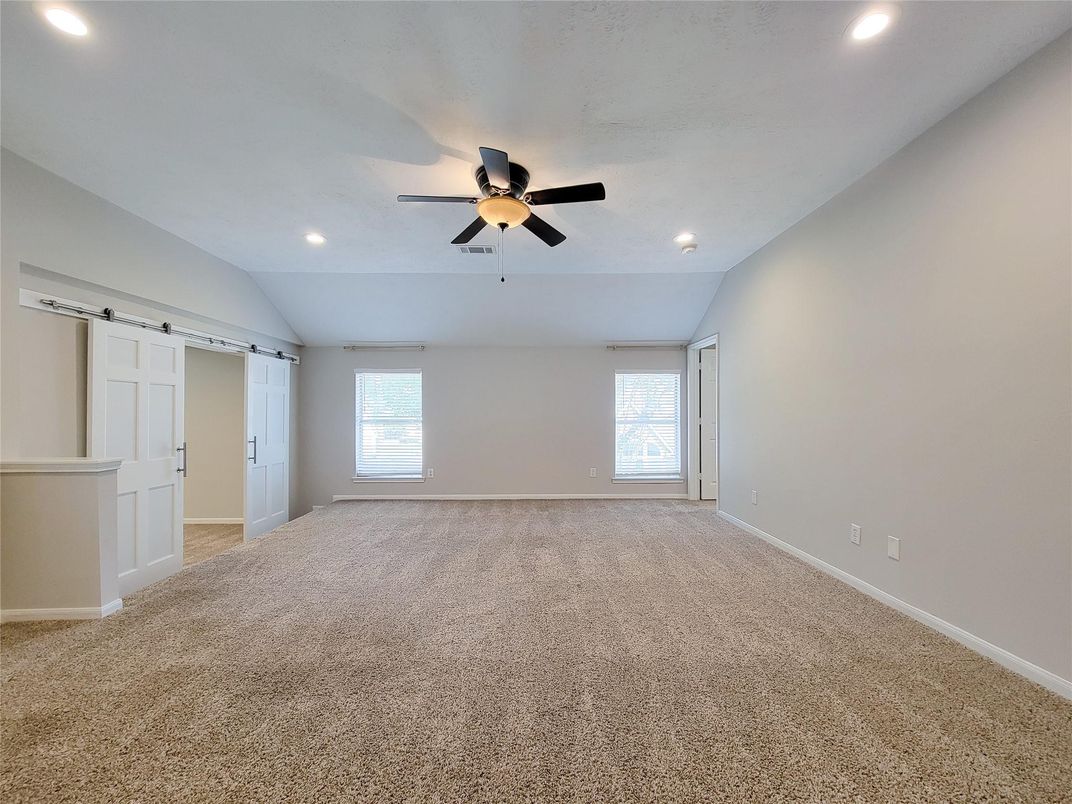 Empty room, Interior, Recessed Lighting