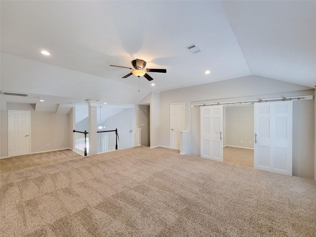 Empty room, Interior, Recessed Lighting