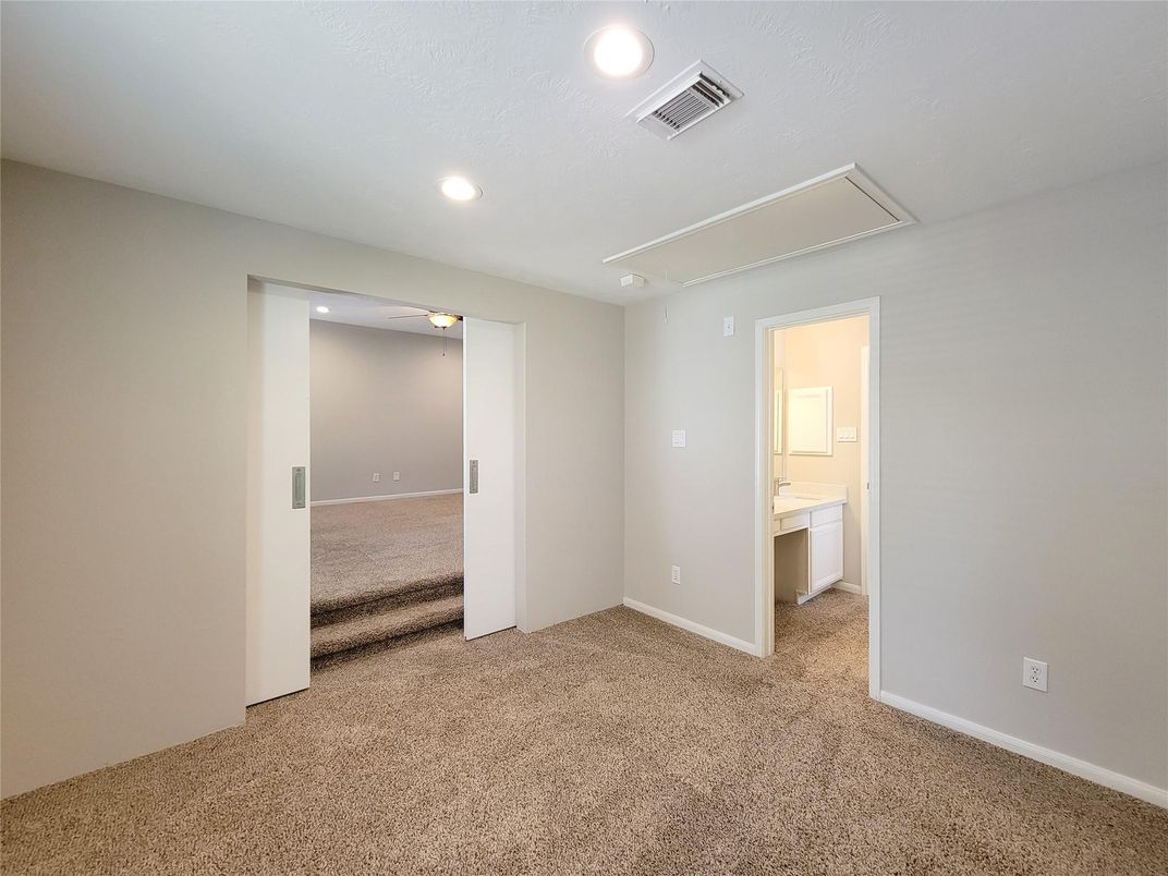 Empty room, Interior, Recessed Lighting
