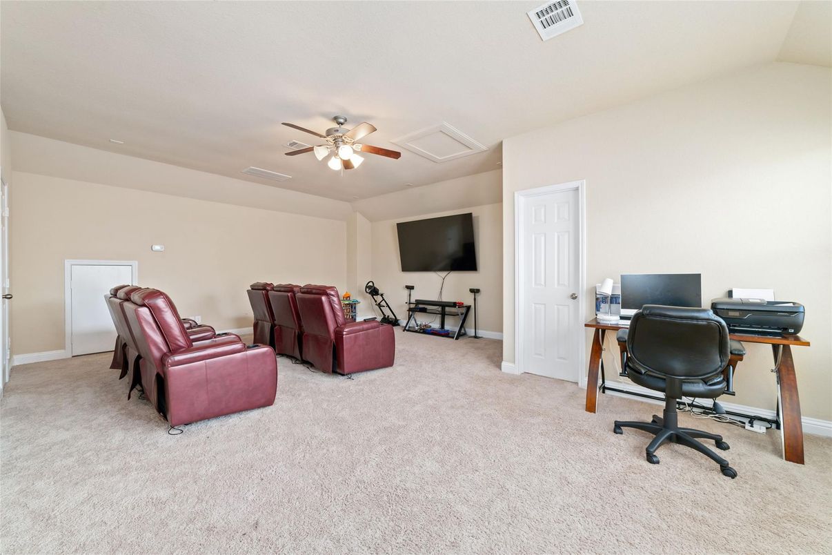 Home Office, Interior