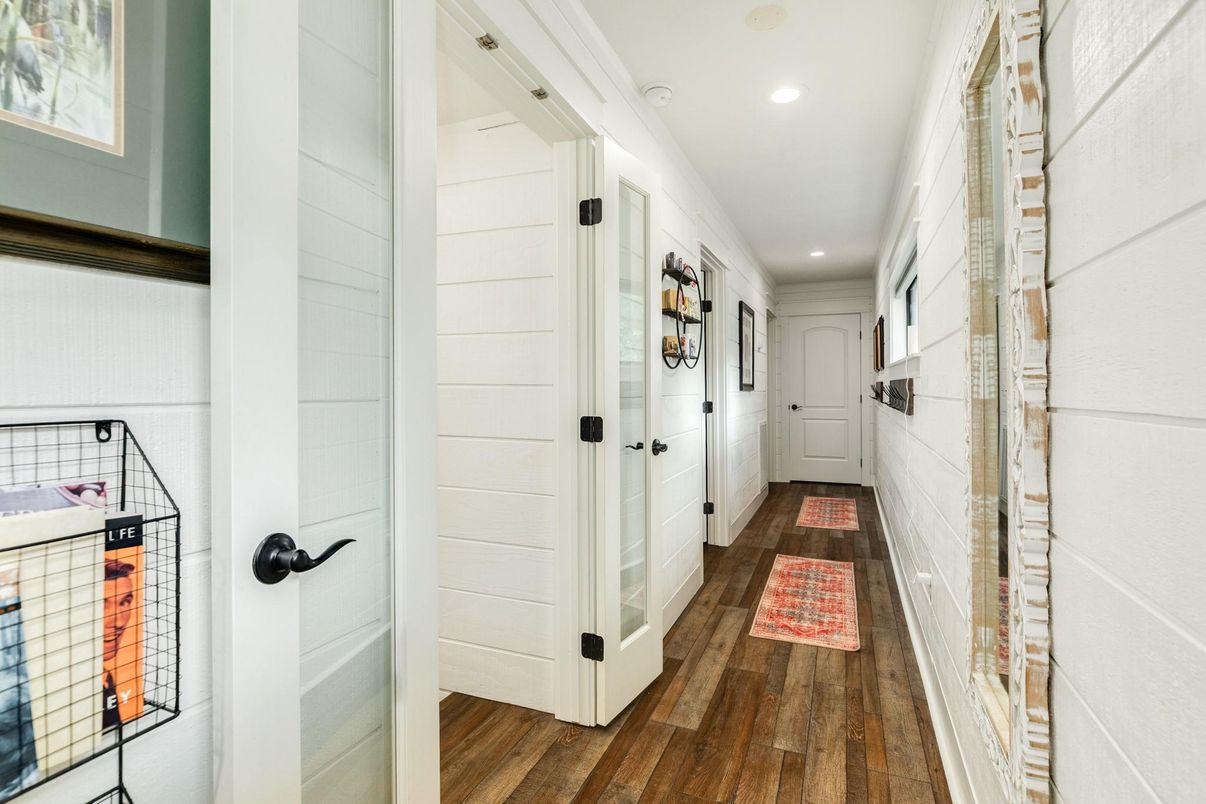 Interior, Recessed Lighting, Wood Texture Flooring