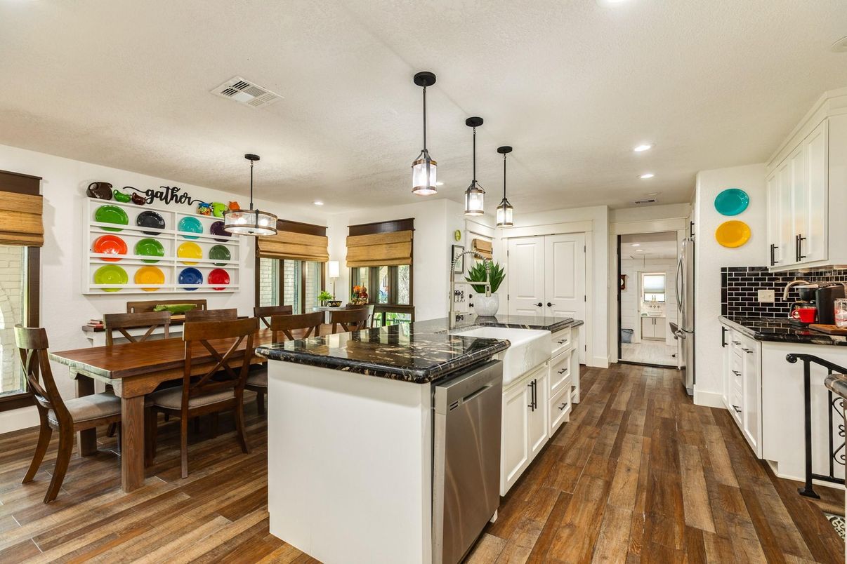 Dining room, Interior, Kitchen, Pendant Lights, Recessed Lighting, Wood Texture Flooring