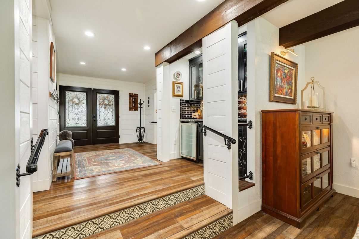 Interior, Recessed Lighting, Wood Texture Flooring