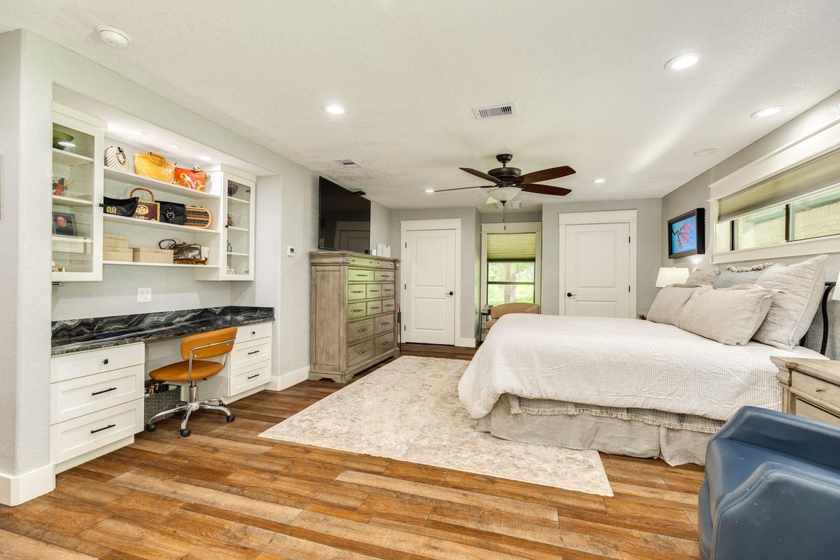 Bedroom, Home Office, Interior, Recessed Lighting, Wood Texture Flooring