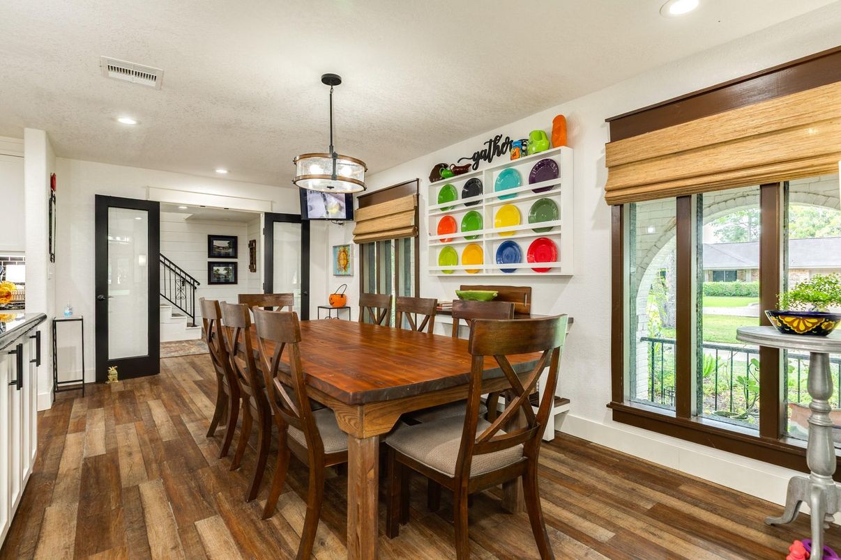 Dining room, Interior, Pendant Lights, Recessed Lighting, Wood Texture Flooring