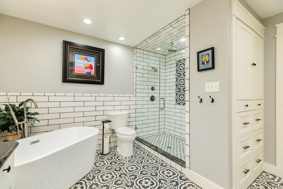 Bathroom, Free Standing Baths, Glass Shower, Interior, Recessed Lighting