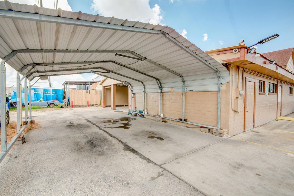 Detached Garage, Exterior