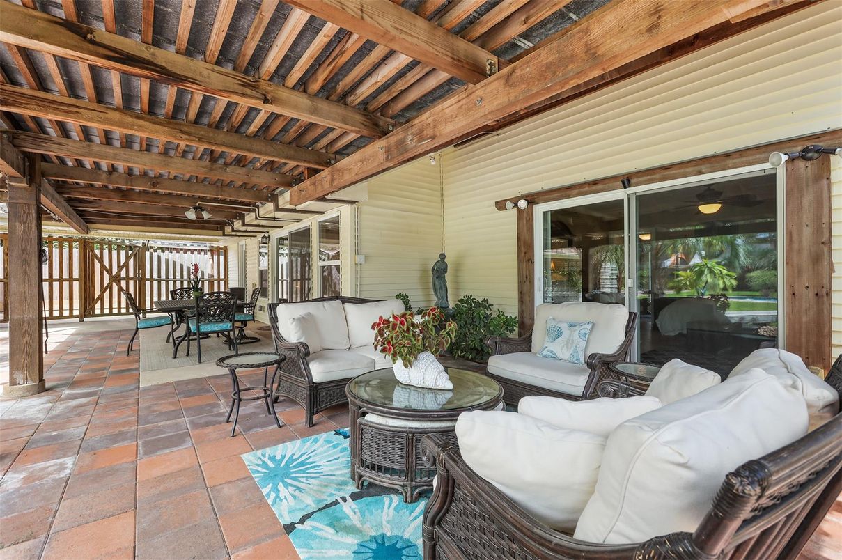 Exterior, Wooden Beams