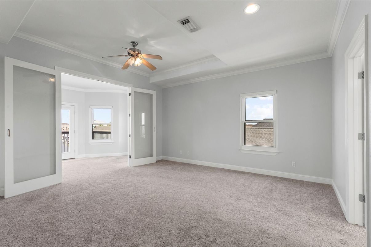 Empty room, Interior, Recessed Lighting