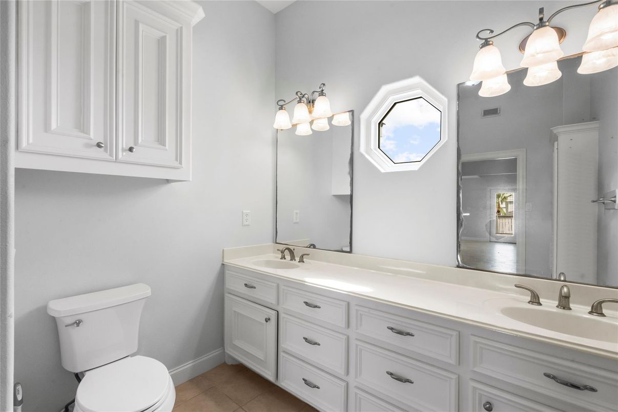 Bathroom, Dual Sink Vanities, Interior