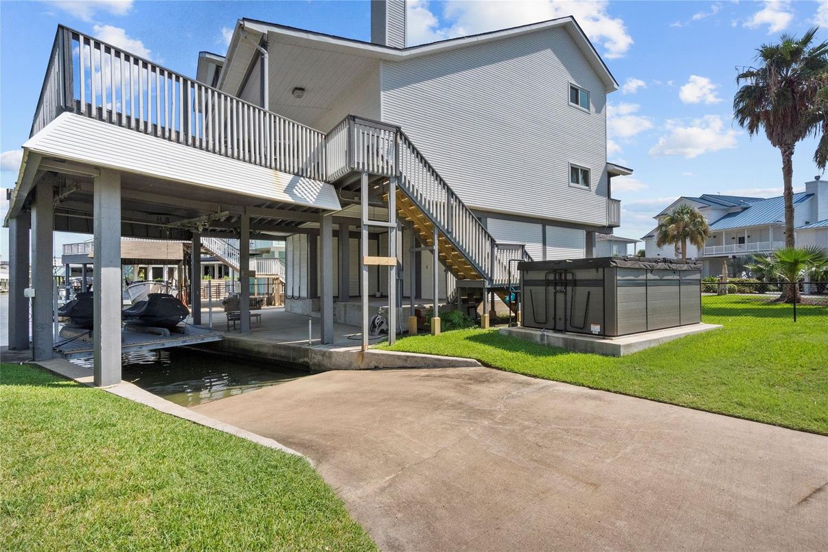 Backyard, Exterior