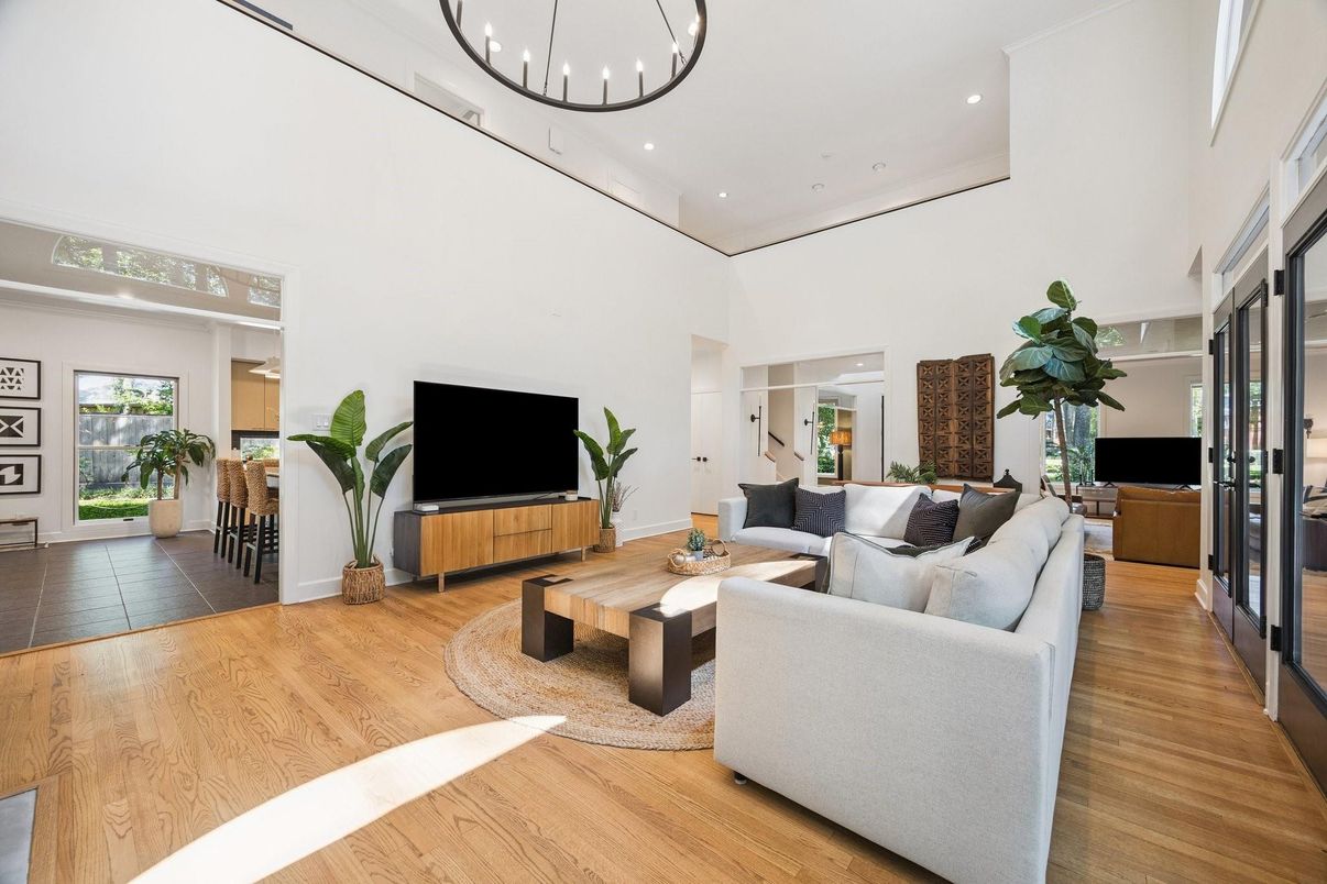 Interior, Living room, Recessed Lighting, Wood Texture Flooring