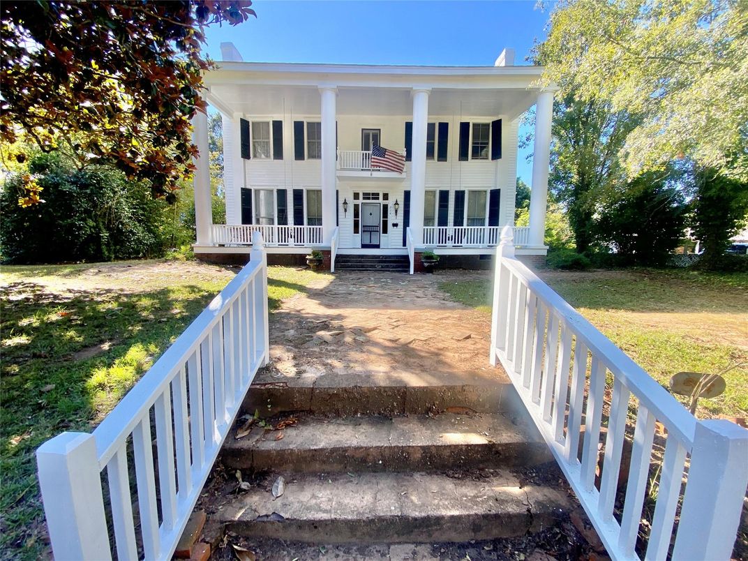 Backyard, Exterior, Facade, Georgian