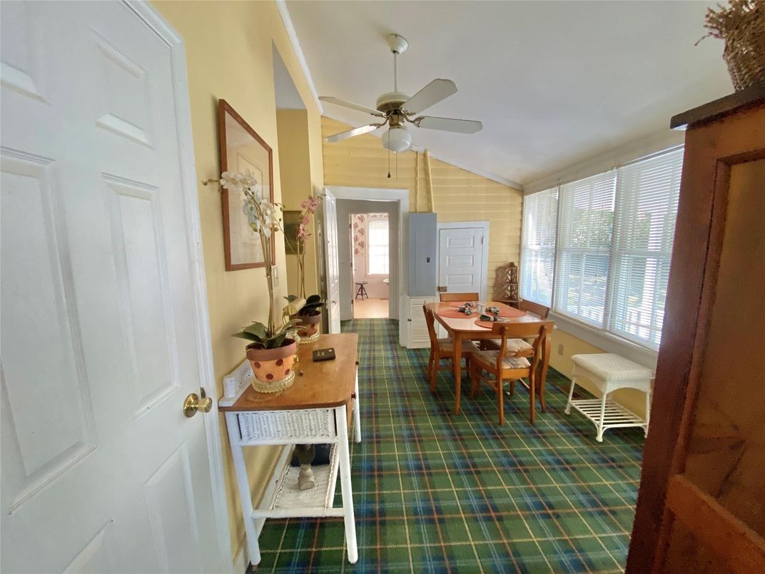 Dining room, Interior