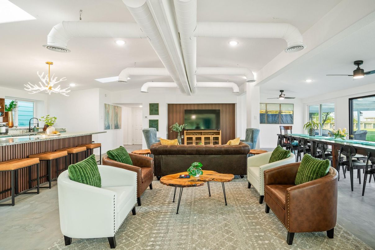 Dining room, Interior, Living room, Pendant Lights, Recessed Lighting